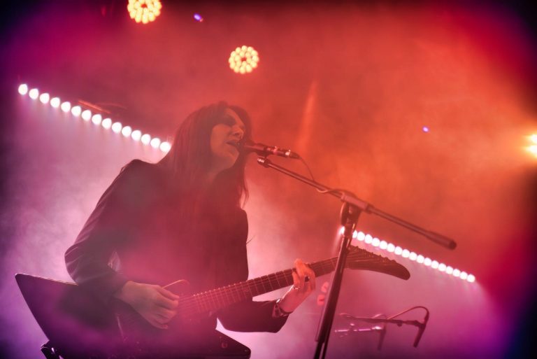 A.A. Williams en concert, photo Noise Injection