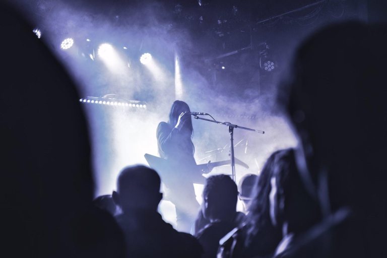 A.A. Williams en concert, photo Noise Injection