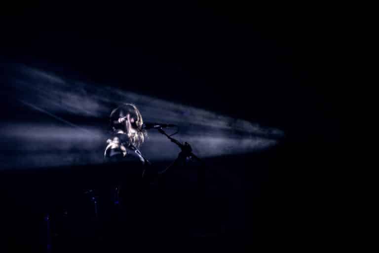 Chelsea Wolfe en concert, photo Noise Injection