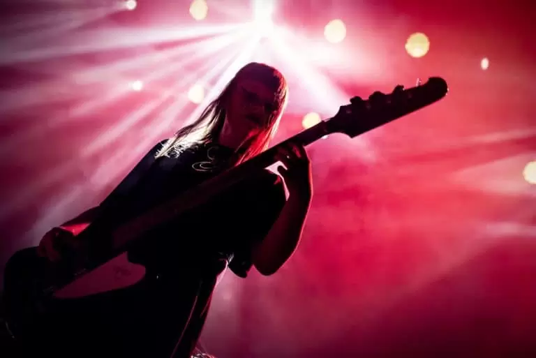 Kaelan Mikla en concert, photo Noise Injection