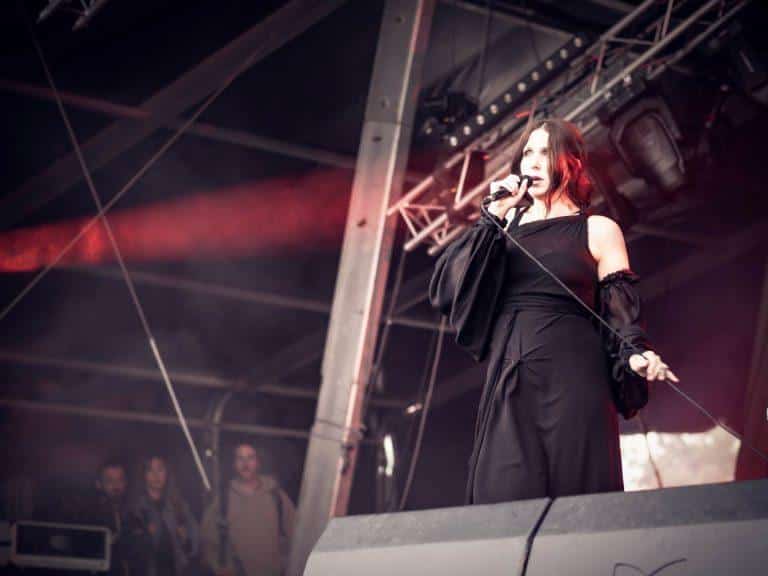 Chelsea Wolfe en concert, photo Noise Injection