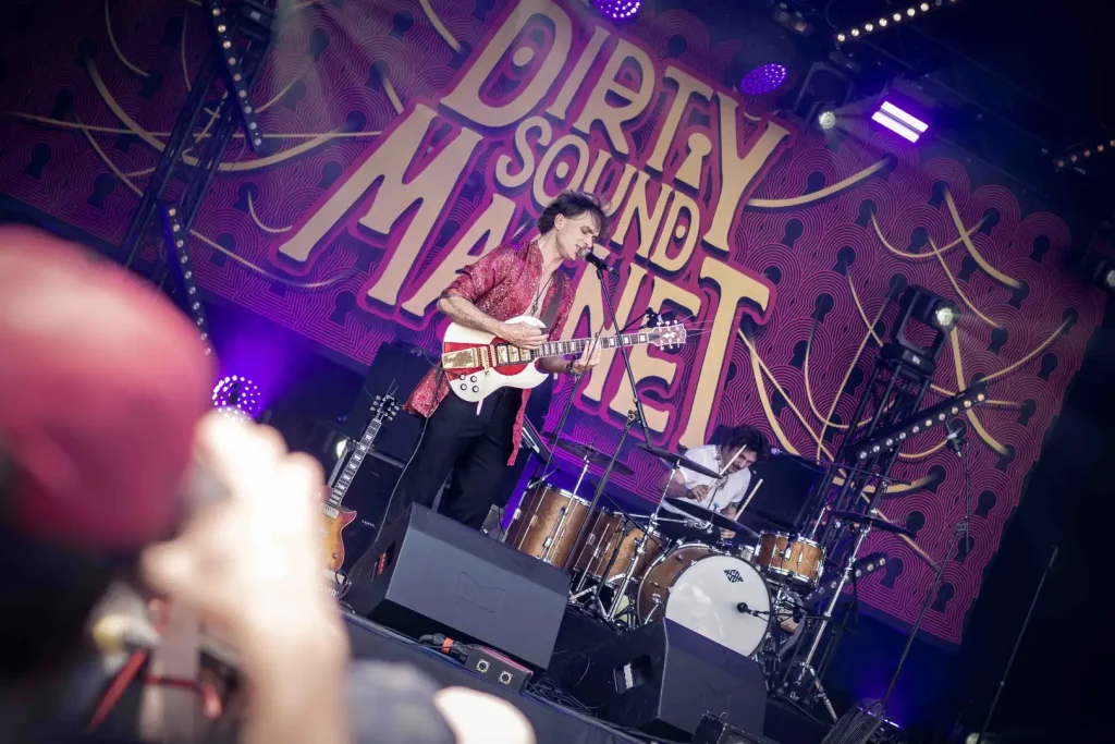 Dirty Sound Magnet en concert