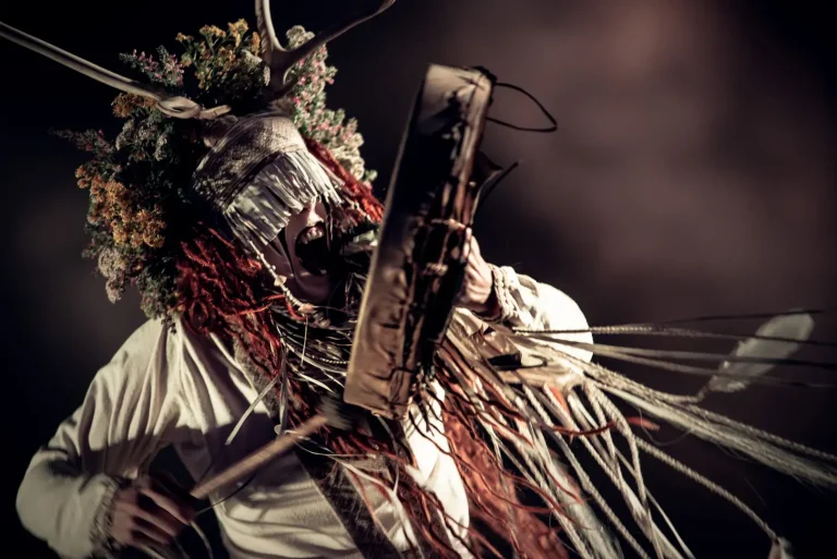 Heilung en concert, photo Noise Injection