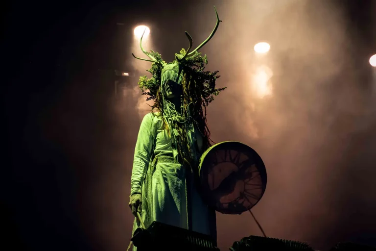 Heilung en concert, photo Noise Injection