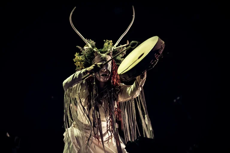 Heilung en concert, photo Noise Injection