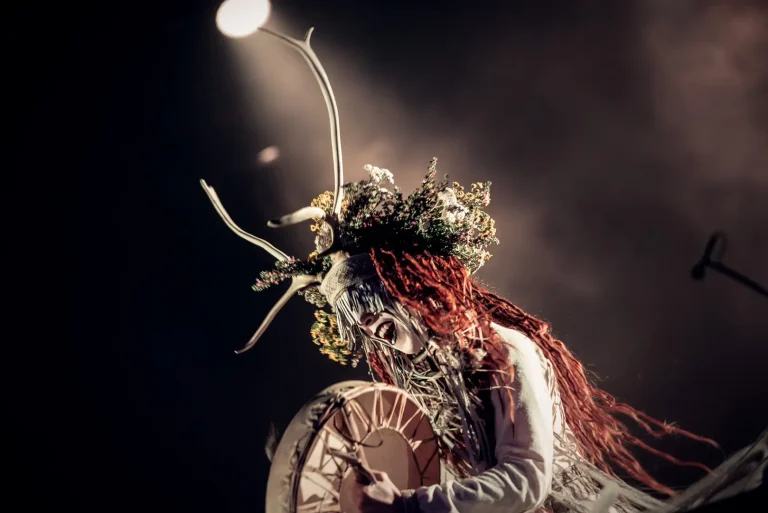 Heilung en concert, photo Noise Injection