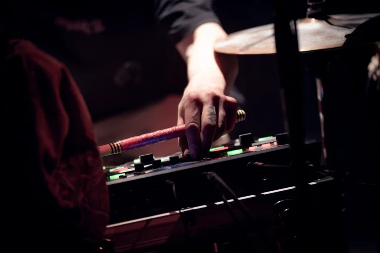 Penser Saboter en concert, photo Noise Injection