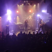 Haken surprend tout le monde avec “Fever Dream”, un nouveau morceau aussi sombre qu’hypnotique