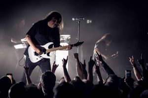 Symphony X Michael Romeo de Symphony X live sur la scène de la Rayonne